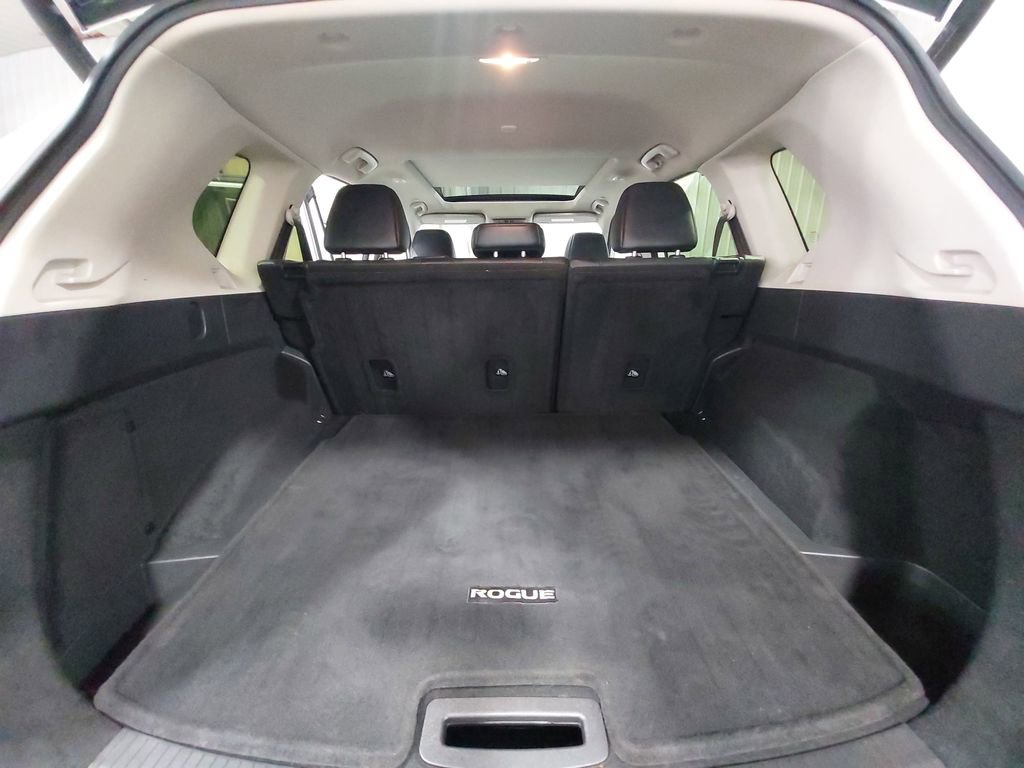 Used 2023 Nissan Rogue SV w/ SV Premium B Package image 12