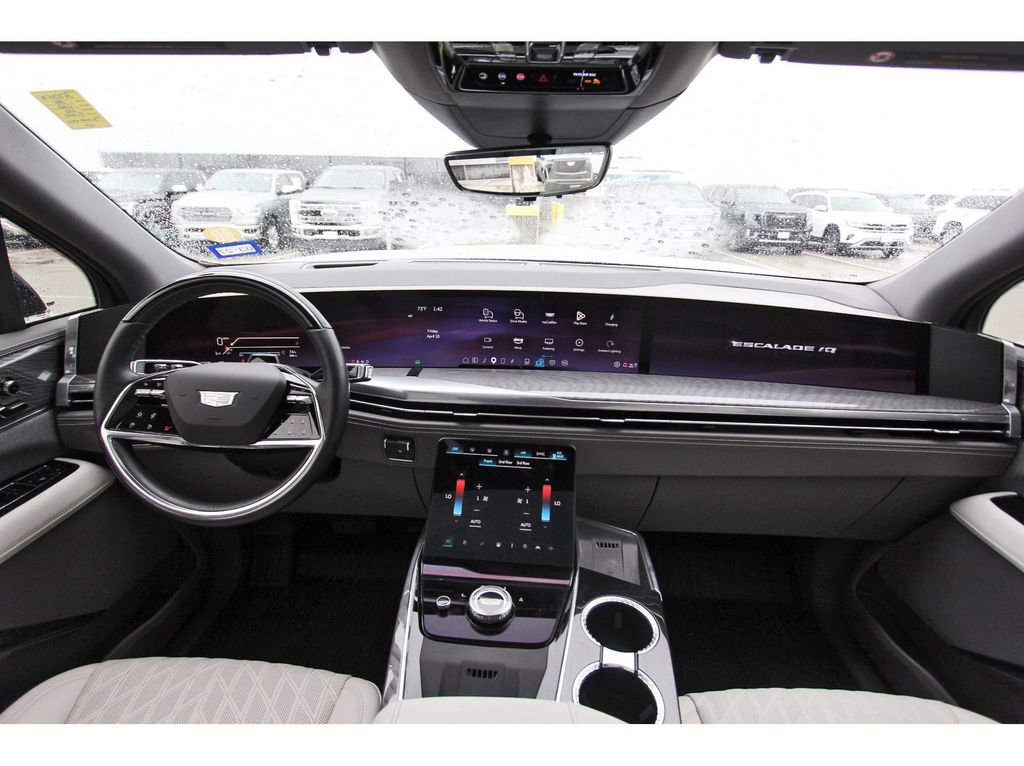 Used 2025 Cadillac Escalade IQ Sport 1 w/ Smart Trailering package image 9