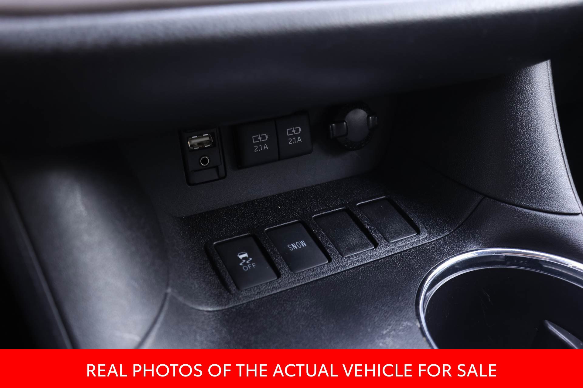 Used 2018 Toyota Highlander LE FWD image 6
