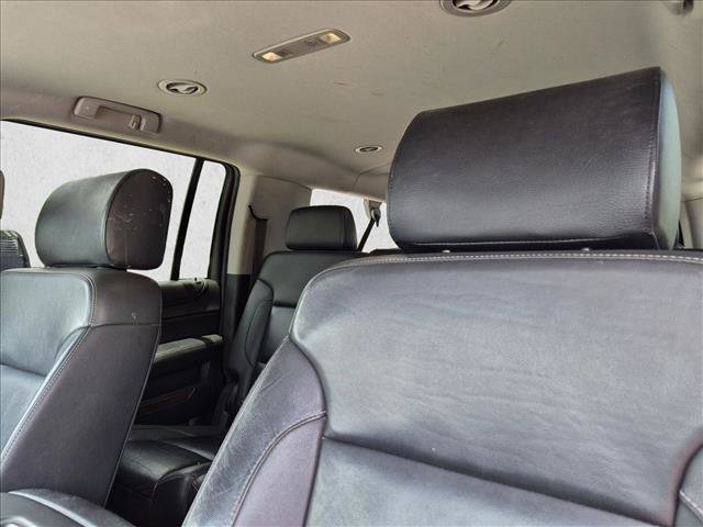Used 2018 Chevrolet Suburban LT RWD image 12