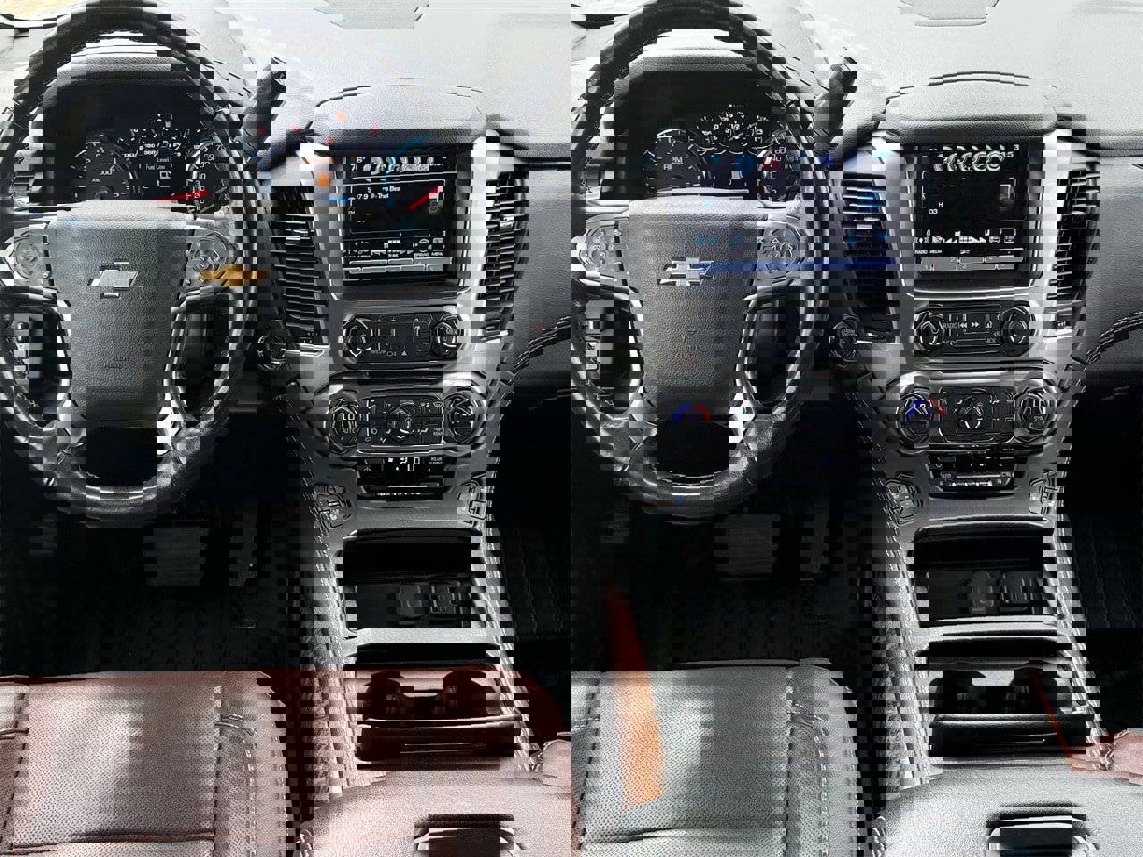 Used 2020 Chevrolet Suburban Premier w/ Premier Plus Edition image 11