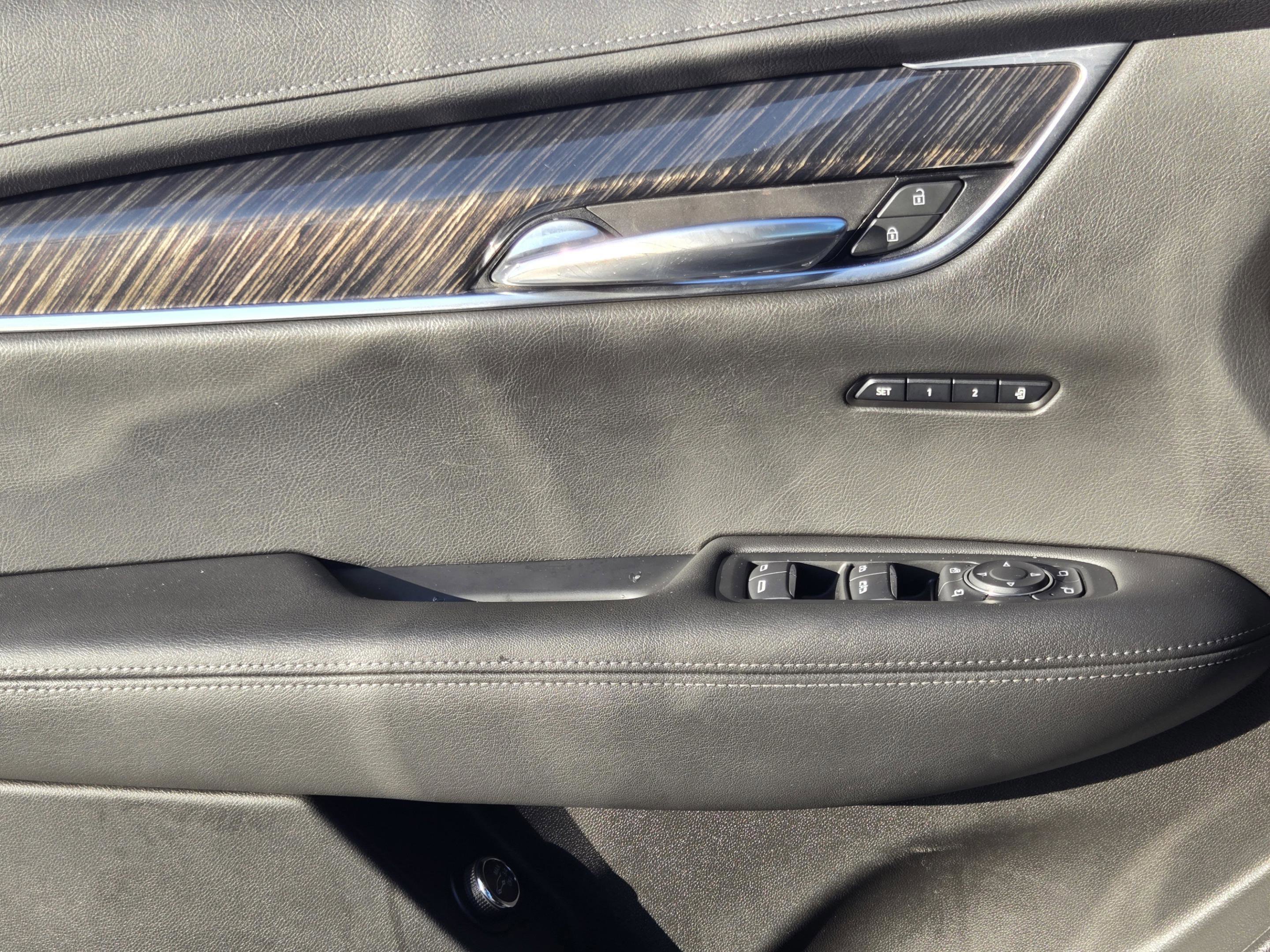 Used 2022 Cadillac XT6 Premium Luxury FWD image 19