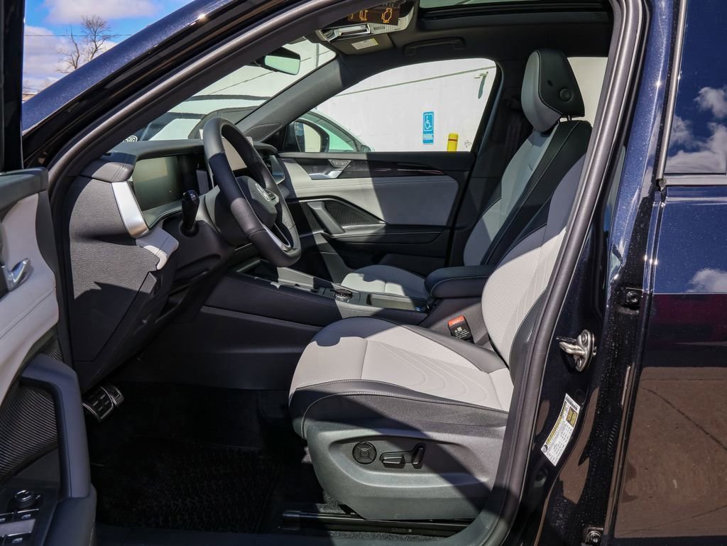 New 2026 Volkswagen Tiguan SE R-Line image 12