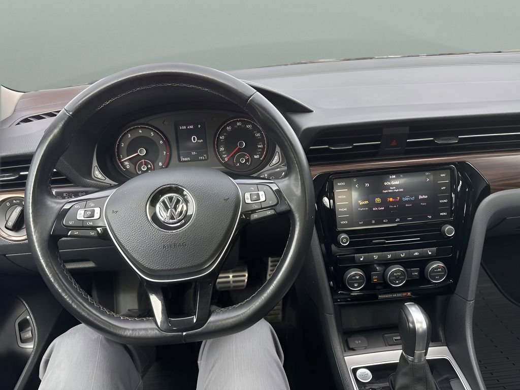 Used 2020 Volkswagen Passat 2.0T SEL FWD image 11