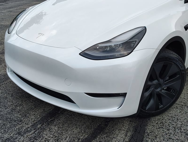 Used 2025 Tesla Model Y Long Range AWD/4WD image 2