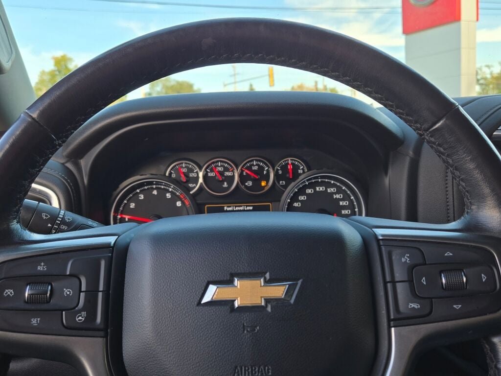 Used 2021 Chevrolet Silverado 1500 LT image 33