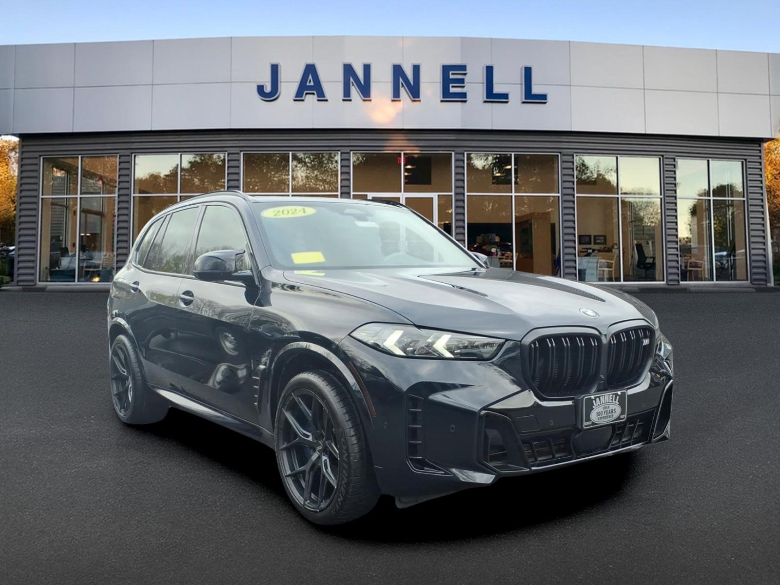 Used 2024 BMW X5 M60i w/ Executive Package image 3