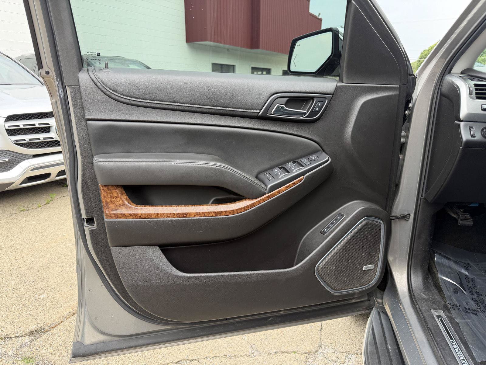 Used 2017 Chevrolet Suburban Premier AWD/4WD image 9