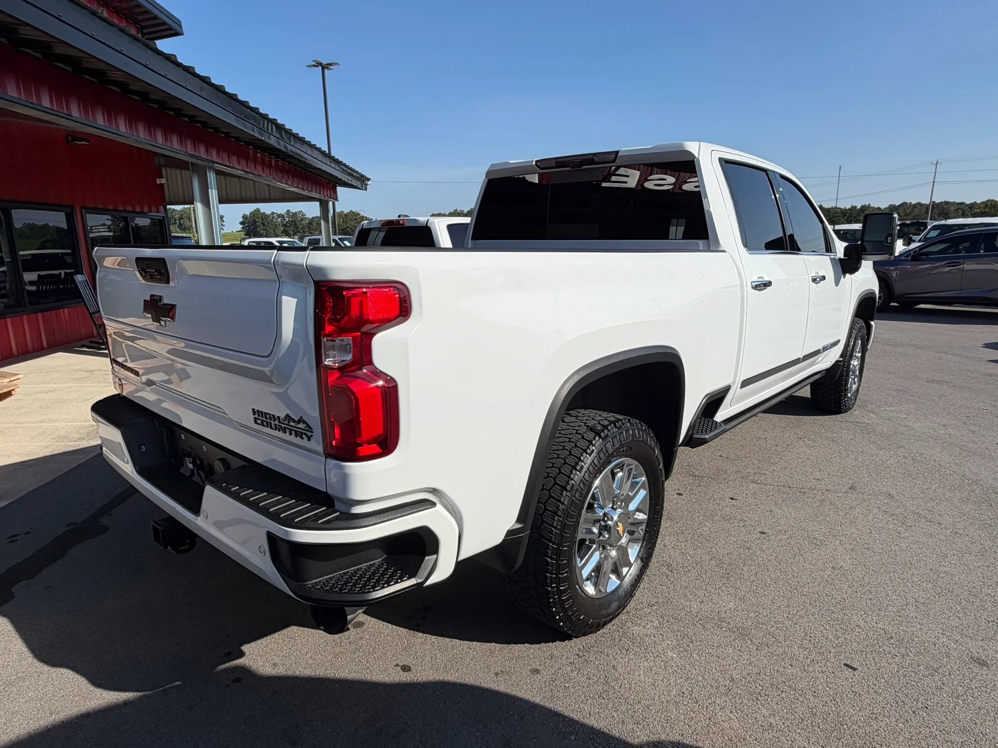 Used 2024 Chevrolet Silverado 2500 High Country w/ High Country Premium Package AWD/4WD image 3