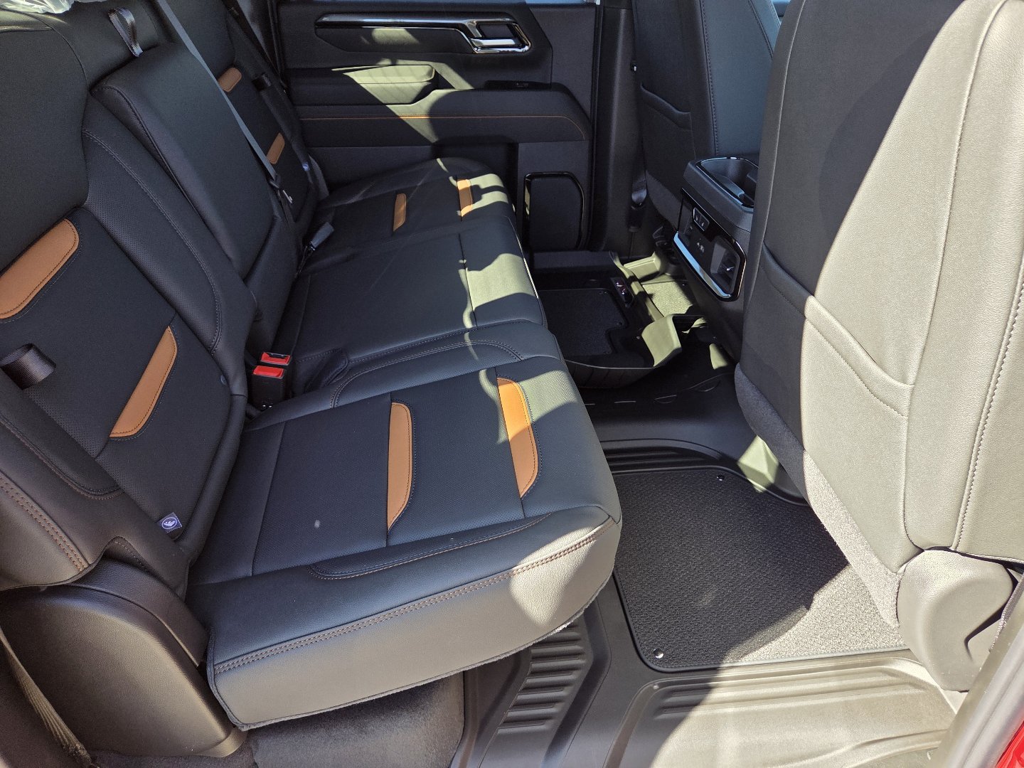 New 2026 GMC Sierra 2500 AT4 w/ Technology Package AWD/4WD image 23