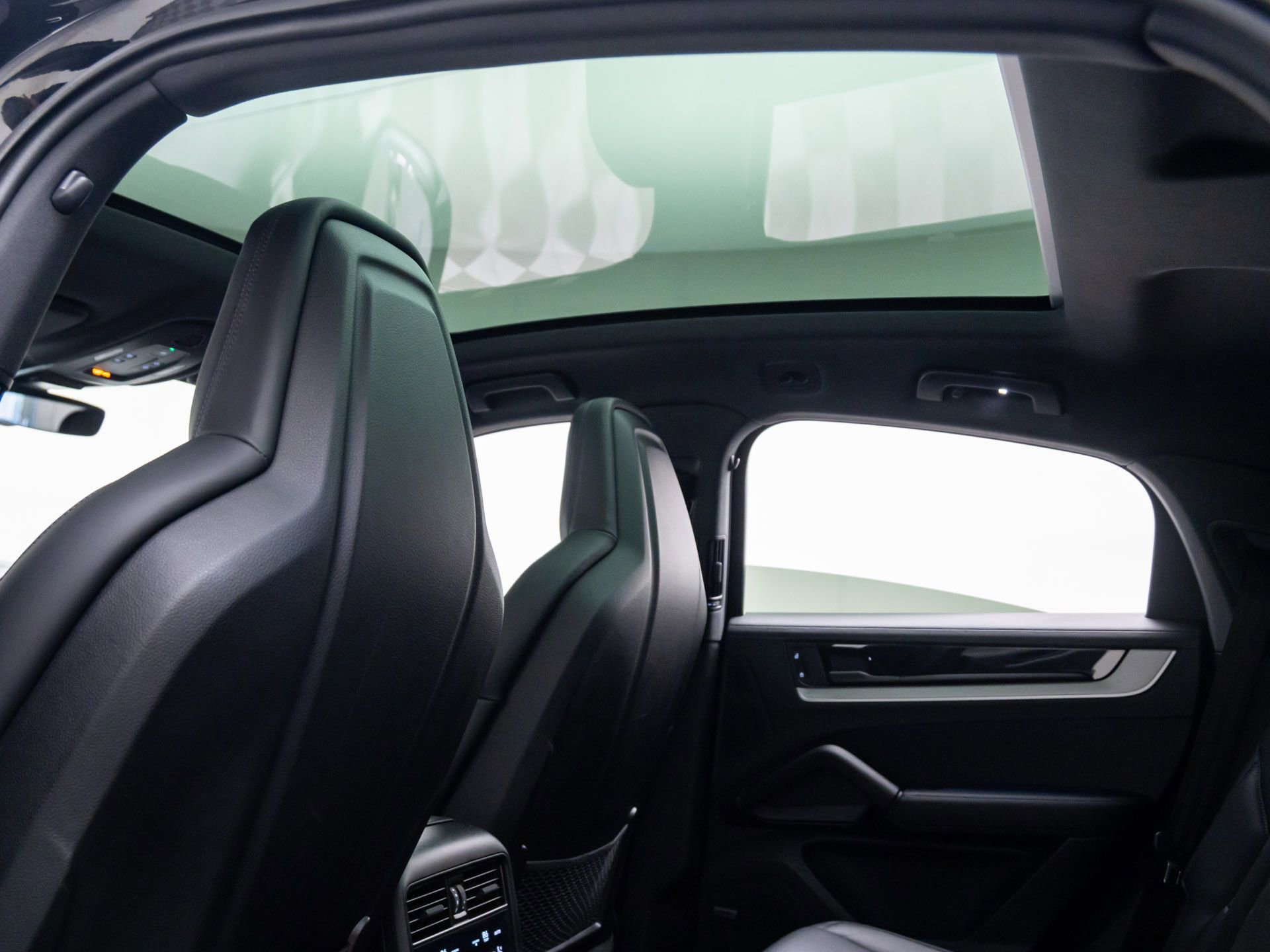 Certified 2024 Porsche Cayenne S image 18