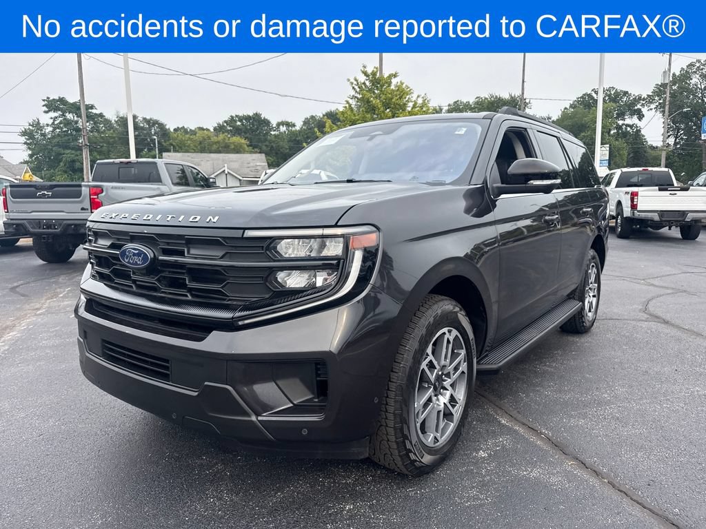 Used 2025 Ford Expedition Active AWD/4WD image 2