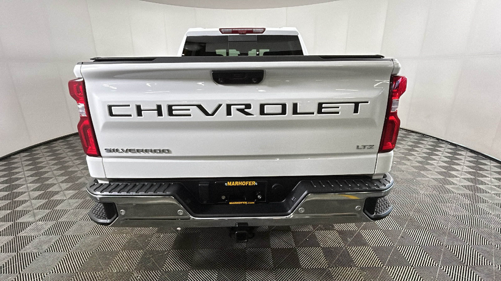 Used 2025 Chevrolet Silverado 1500 LTZ w/ LTZ Premium Package AWD/4WD image 4