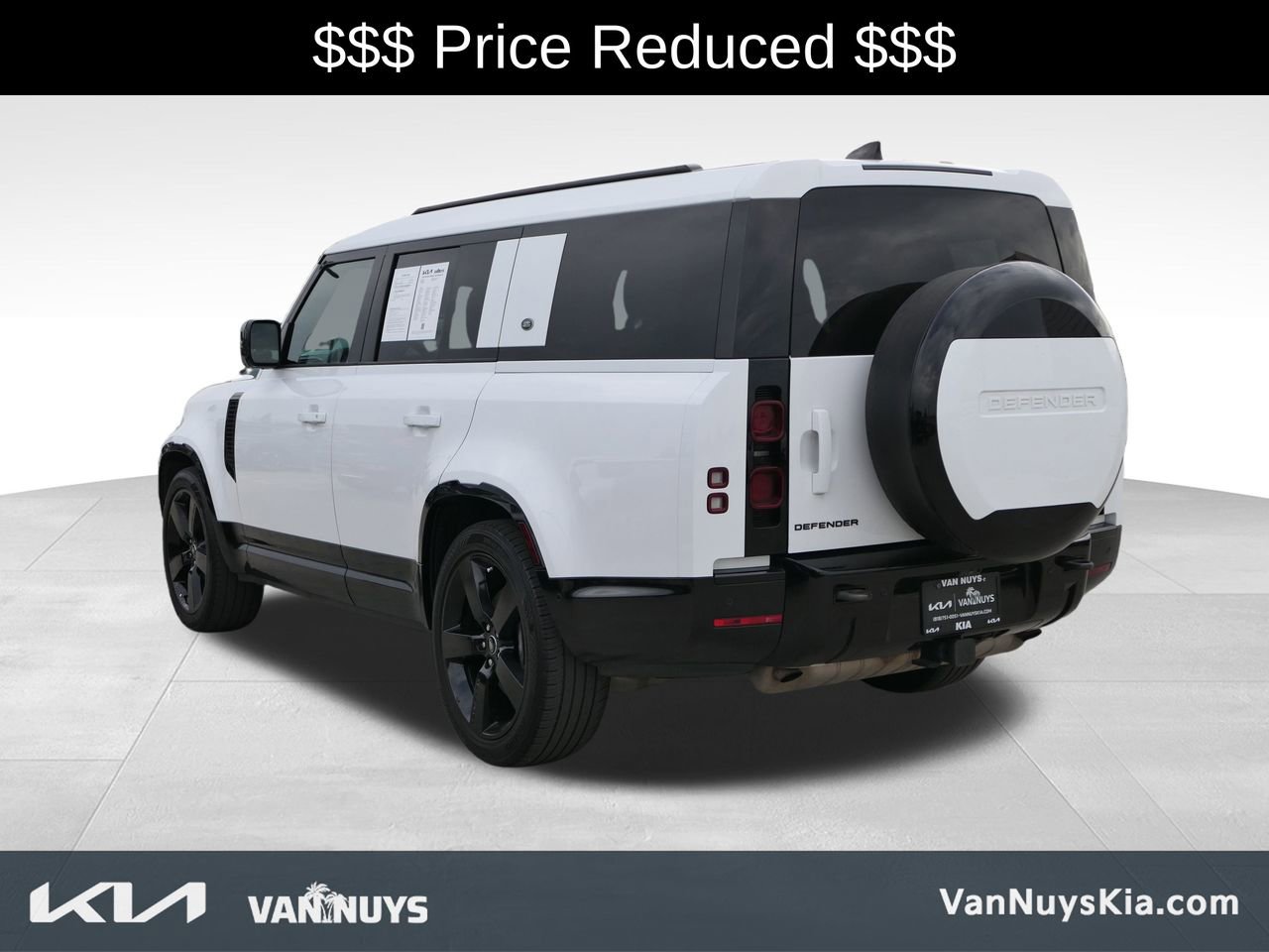 Used 2024 Land Rover Defender 130 X-Dynamic SE image 6