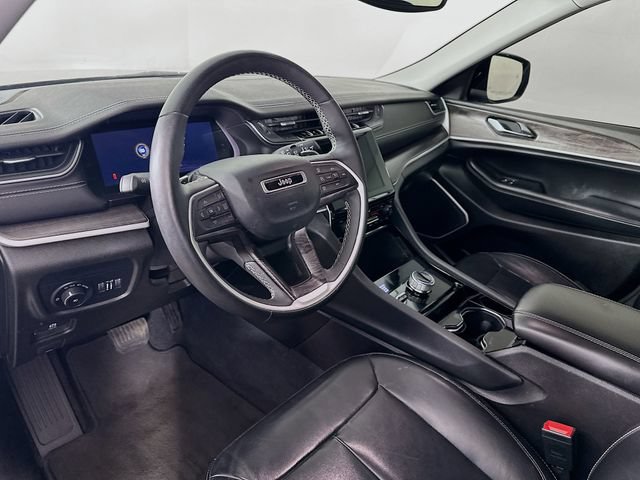 Used 2022 Jeep Grand Cherokee L Limited AWD/4WD image 13