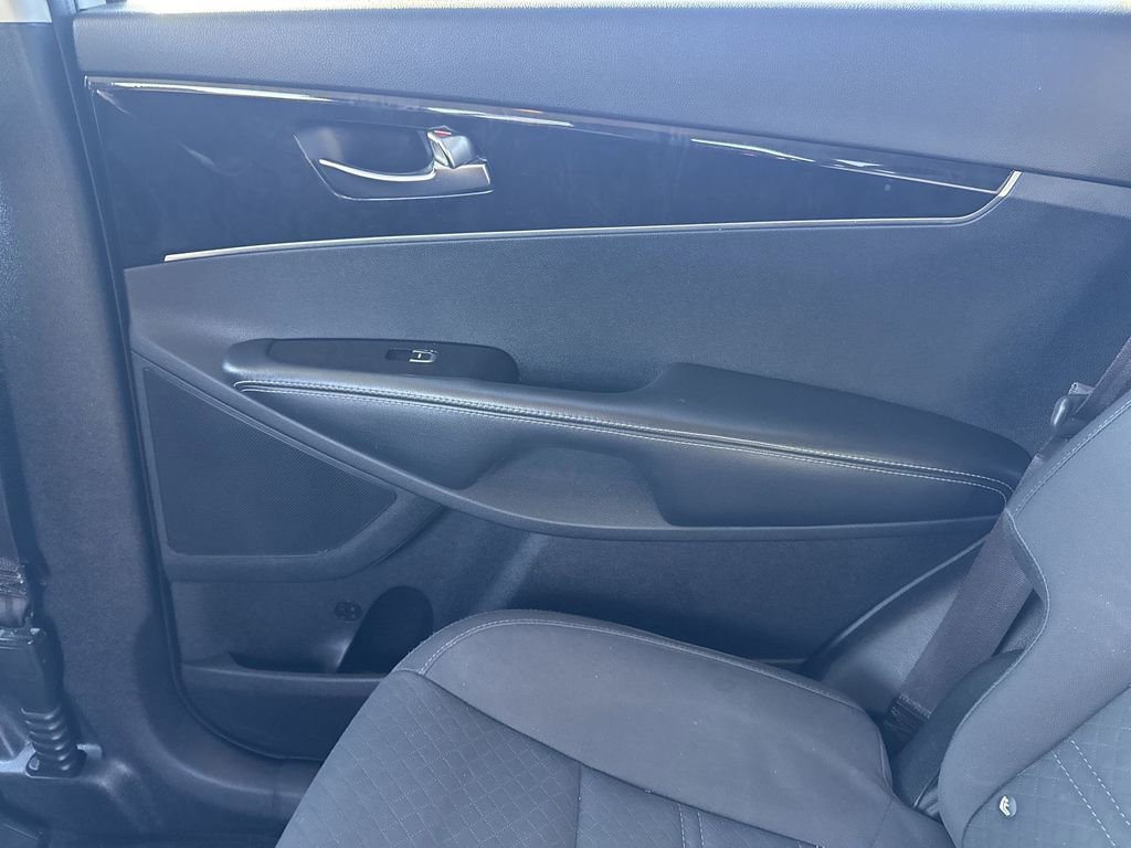 Used 2016 Kia Sorento LX image 23
