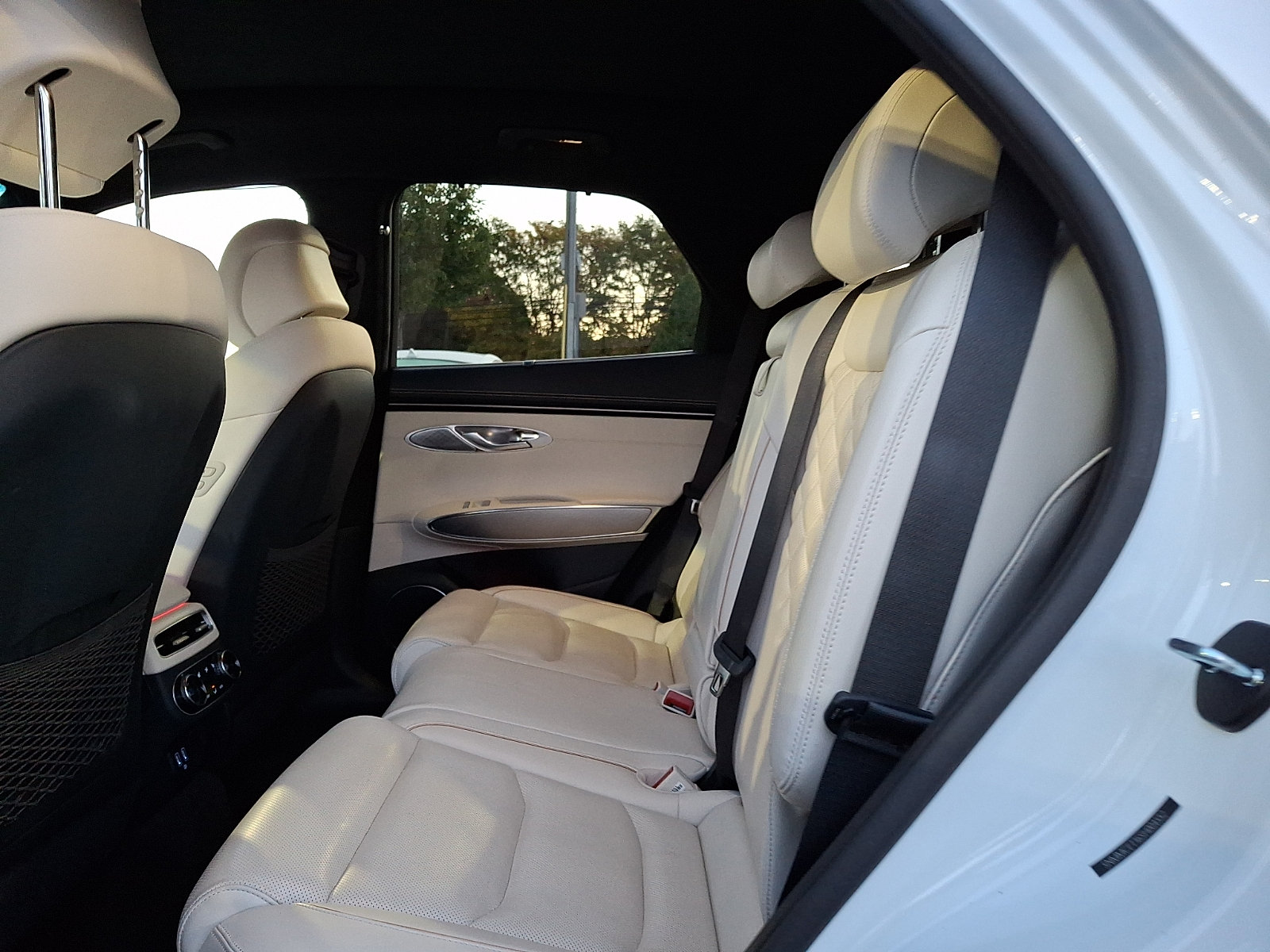 Certified 2025 Genesis Electrified GV70 w/ Prestige Package AWD/4WD image 10