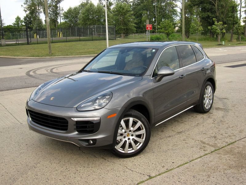 Used 2018 Porsche Cayenne S w/ Premium Package Plus AWD/4WD image 4
