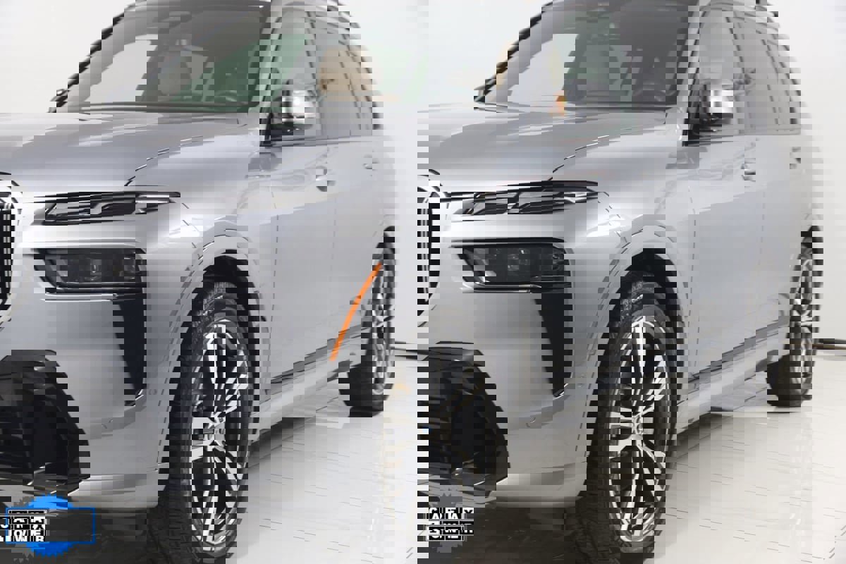 Used 2024 BMW X7 xDrive40i w/ M Sport Package image 75