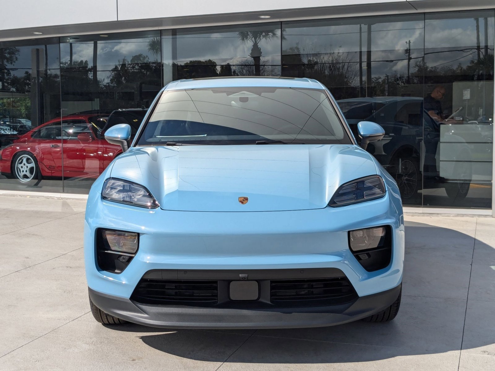 New 2025 Porsche Macan Electric RWD image 15