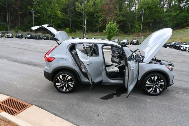 Used 2024 Volvo XC40 B5 Plus w/ Protection Package Premier AWD/4WD image 46