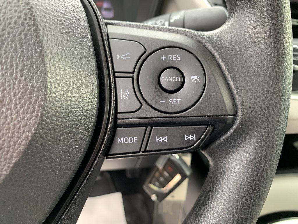 Used 2022 Toyota Corolla LE FWD image 27