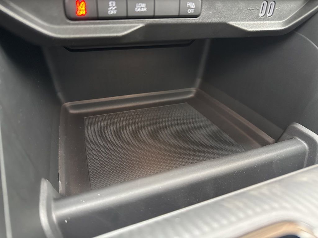 New 2026 Jeep Cherokee Overland image 16