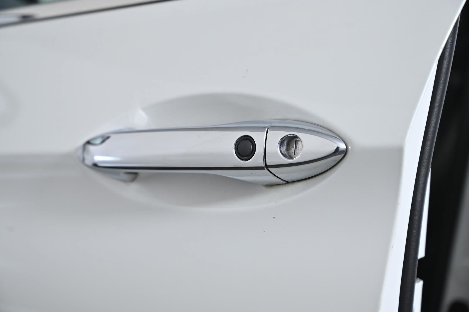 Used 2020 Honda Pilot Touring image 12