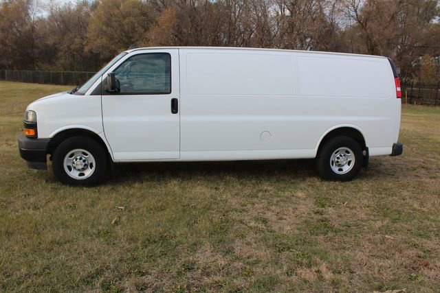 Used 2020 Chevrolet Express 3500 Extended w/ Driver Convenience Package RWD image 3