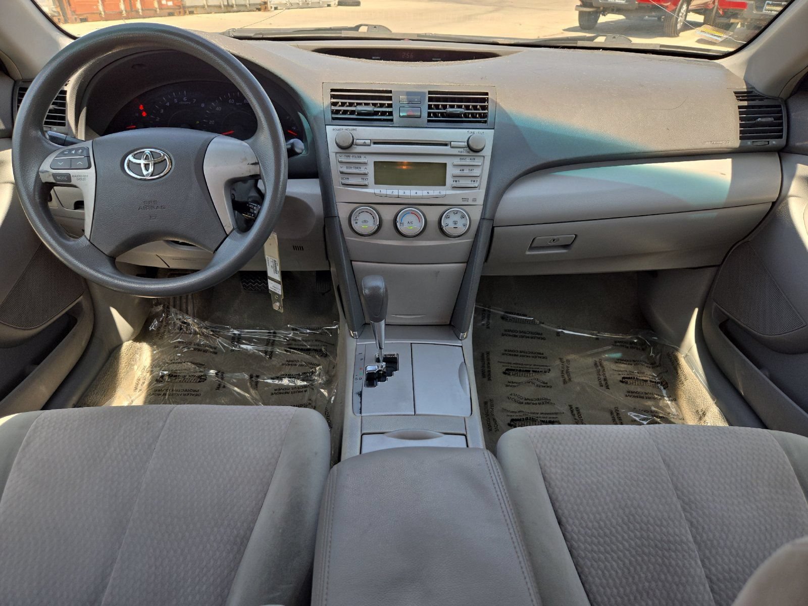 Used 2010 Toyota Camry LE FWD image 12