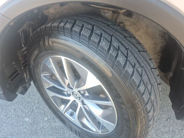 Used 2018 Toyota RAV4 LE image 30