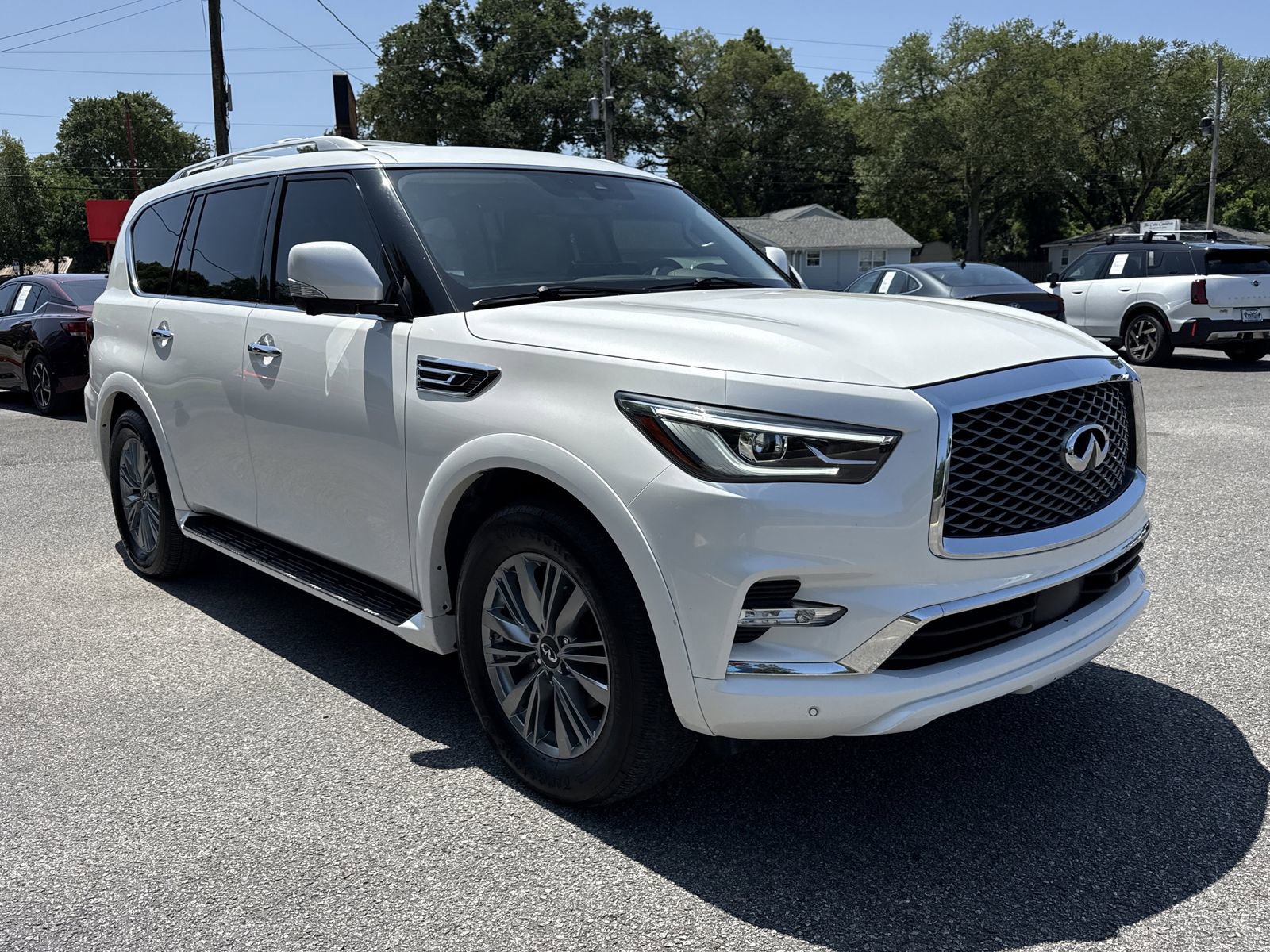 Used 2022 INFINITI QX80 Luxe w/ Cargo Package AWD/4WD image 7