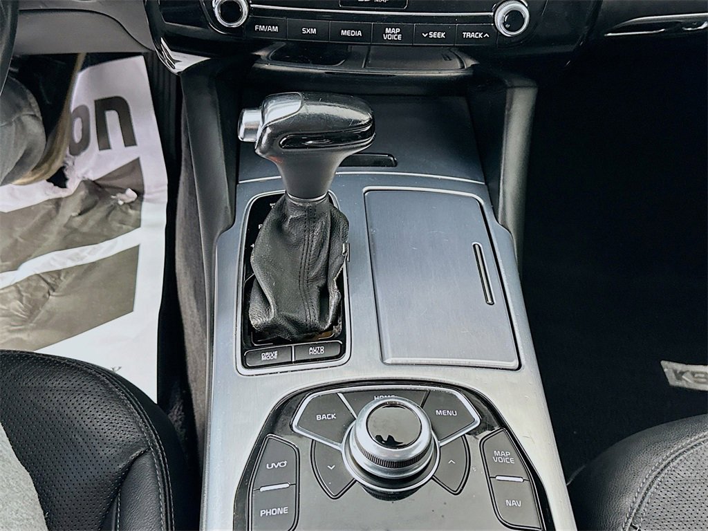 Used 2017 Kia K900 Premium image 16