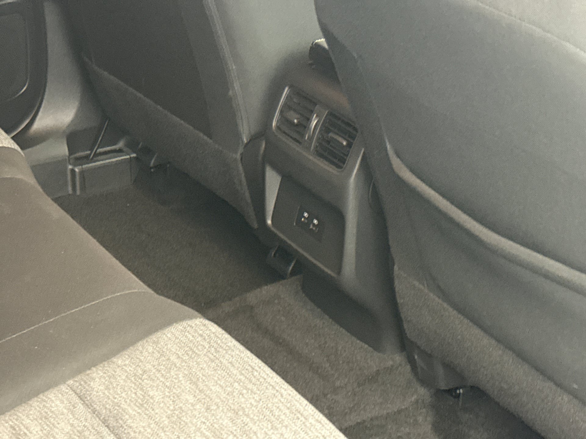 Used 2023 Nissan Rogue SV AWD/4WD image 18