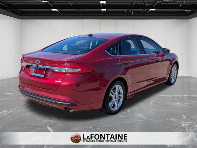 Used 2018 Ford Fusion SE w/ Fusion SE Technology Package FWD image 5
