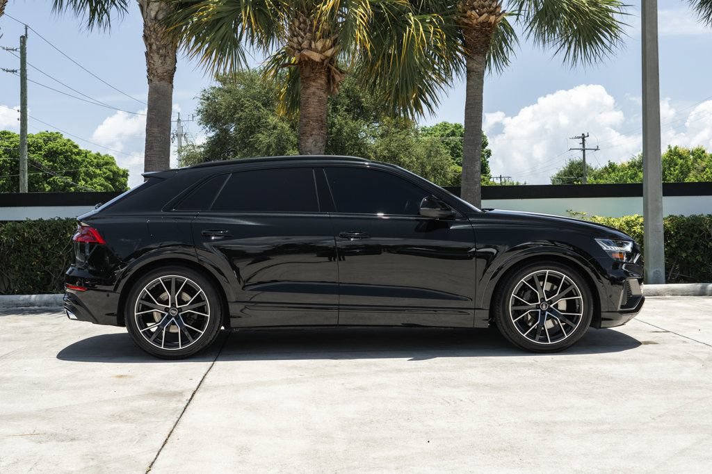 Used 2023 Audi SQ8 Prestige AWD/4WD image 9