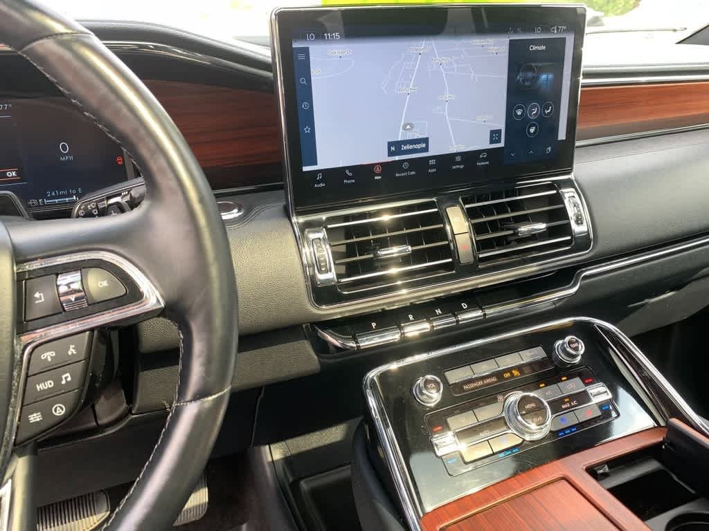 Used 2022 Lincoln Navigator Reserve AWD/4WD image 13