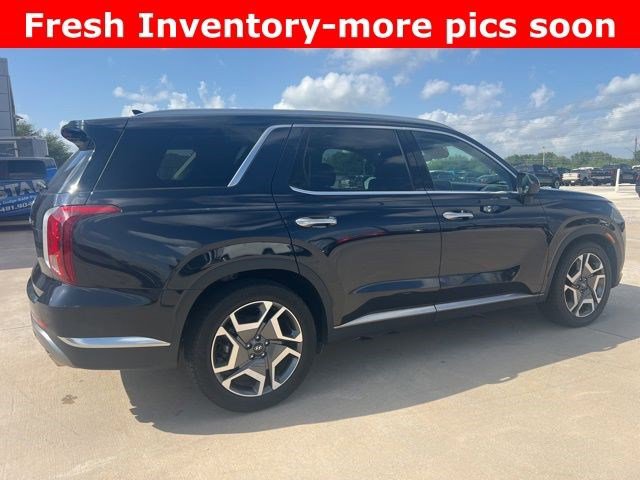 Used 2024 Hyundai Palisade Limited image 3