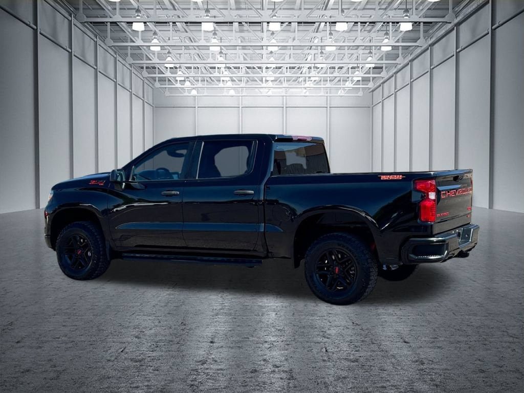 Used 2024 Chevrolet Silverado 1500 Custom Trail Boss AWD/4WD image 4