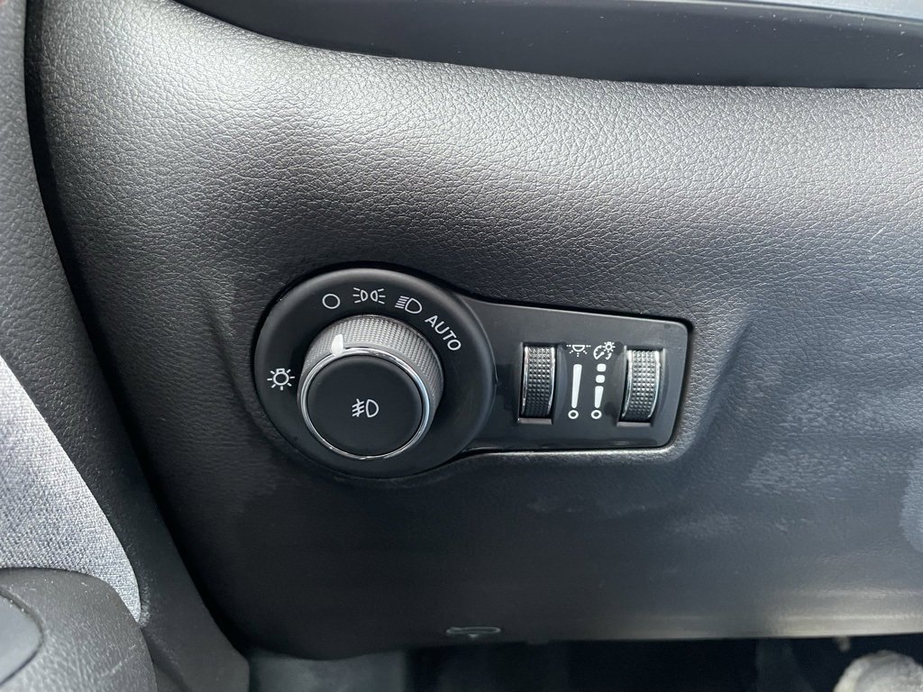 Used 2024 Jeep Compass Latitude image 42