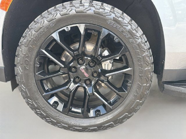 Used 2022 GMC Yukon SLT w/ SLT Luxury Package RWD image 44