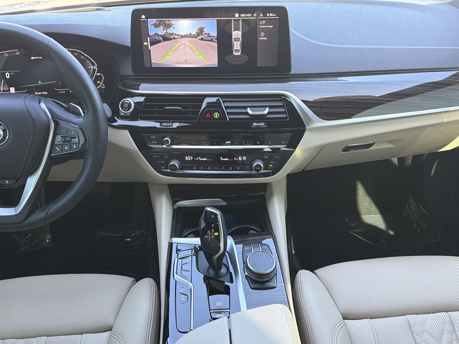 Certified 2023 BMW 530e xDrive w/ Premium Package image 12