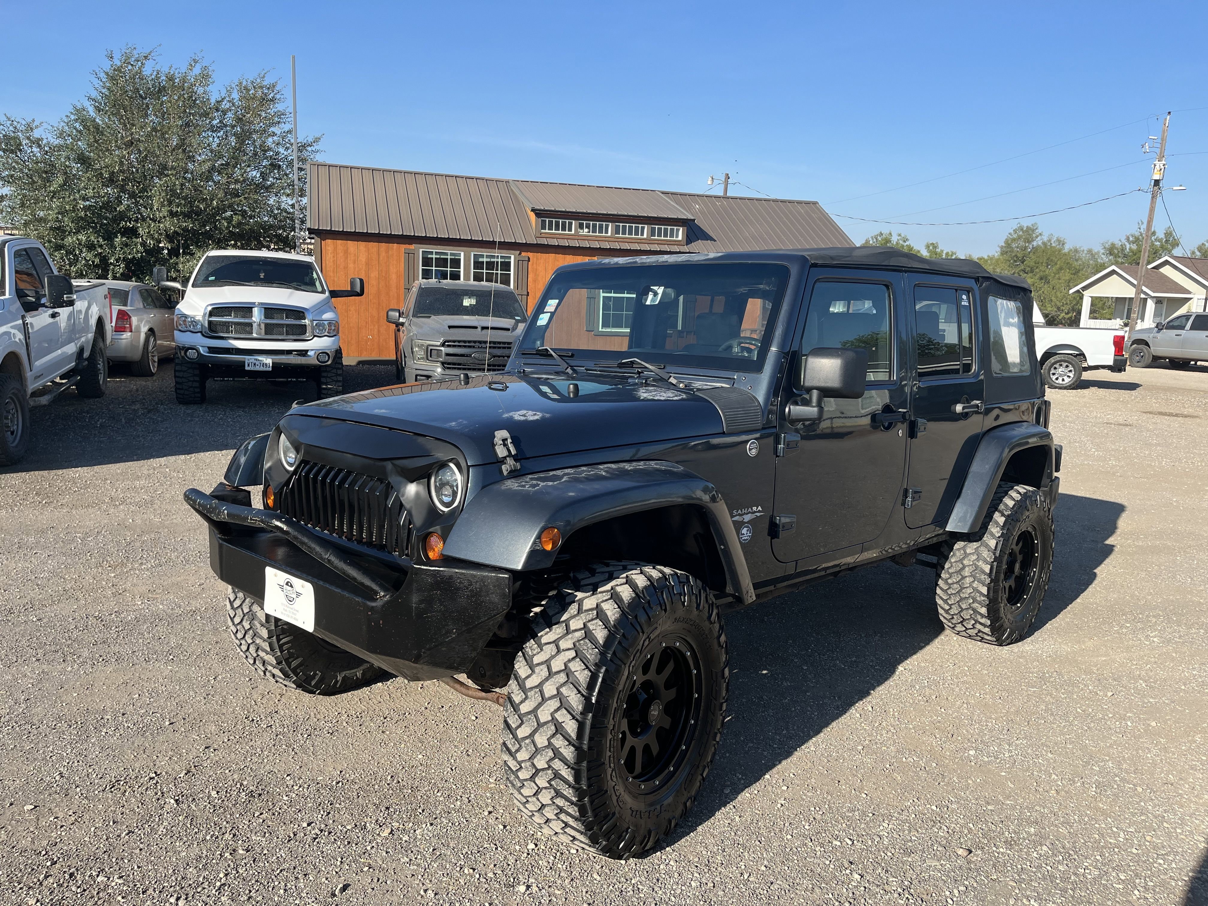Used 2008 Jeep Wrangler Unlimited Sahara w/ Dual Top Group image 2