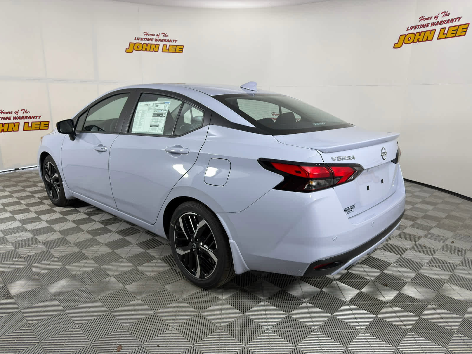 New 2025 Nissan Versa SR w/ Trunk Package image 3