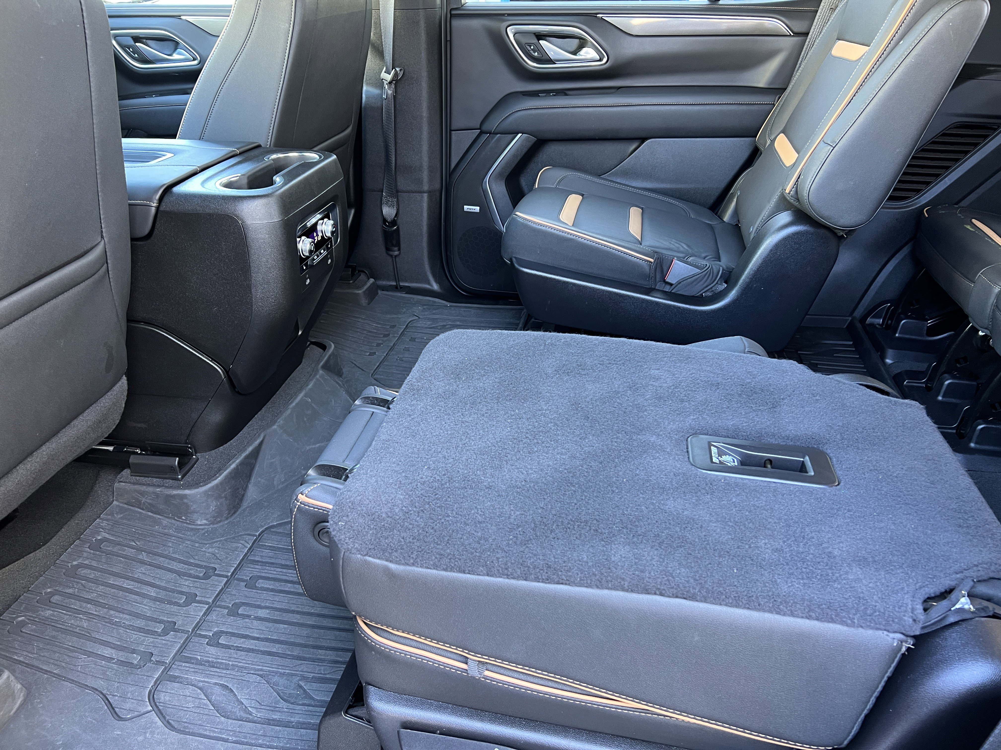 Used 2024 GMC Yukon AT4 image 19