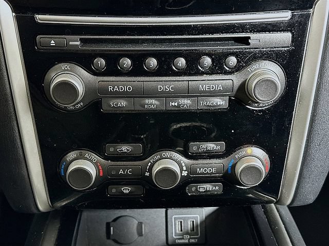 Used 2018 Nissan Pathfinder SV AWD/4WD image 16