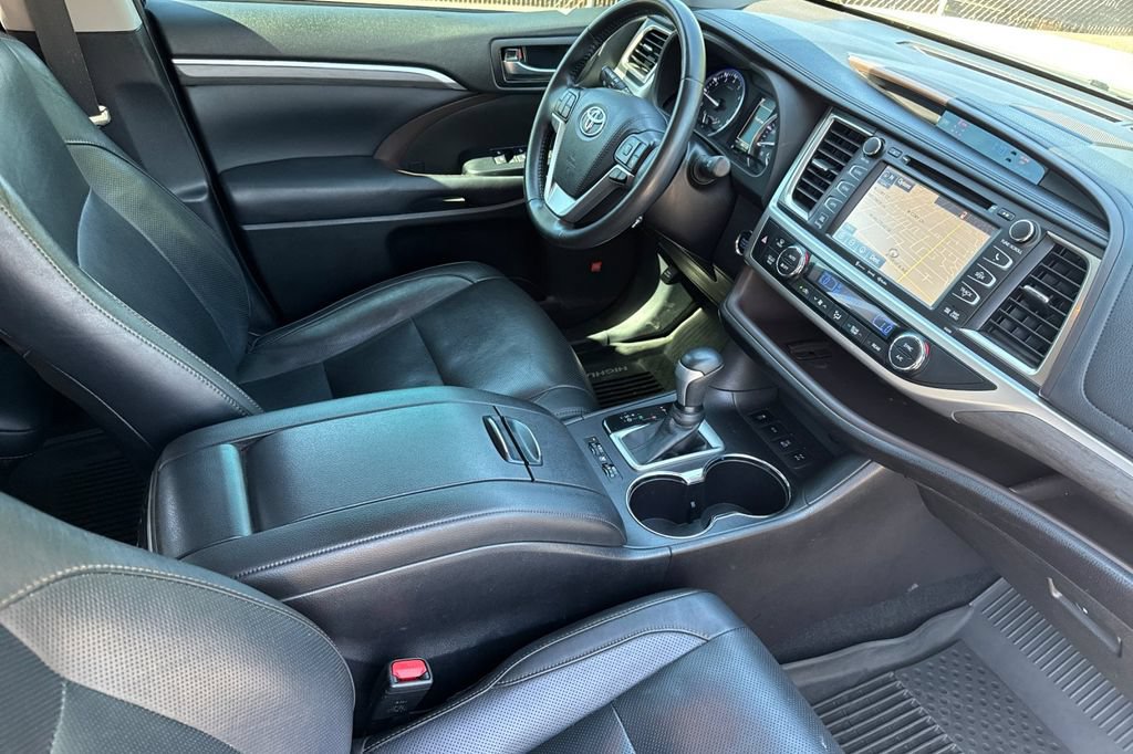 Used 2019 Toyota Highlander Limited AWD/4WD image 20