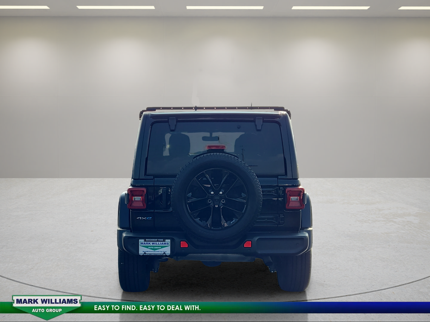 Used 2021 Jeep Wrangler Unlimited Sahara w/ Cold Weather Group AWD/4WD image 32