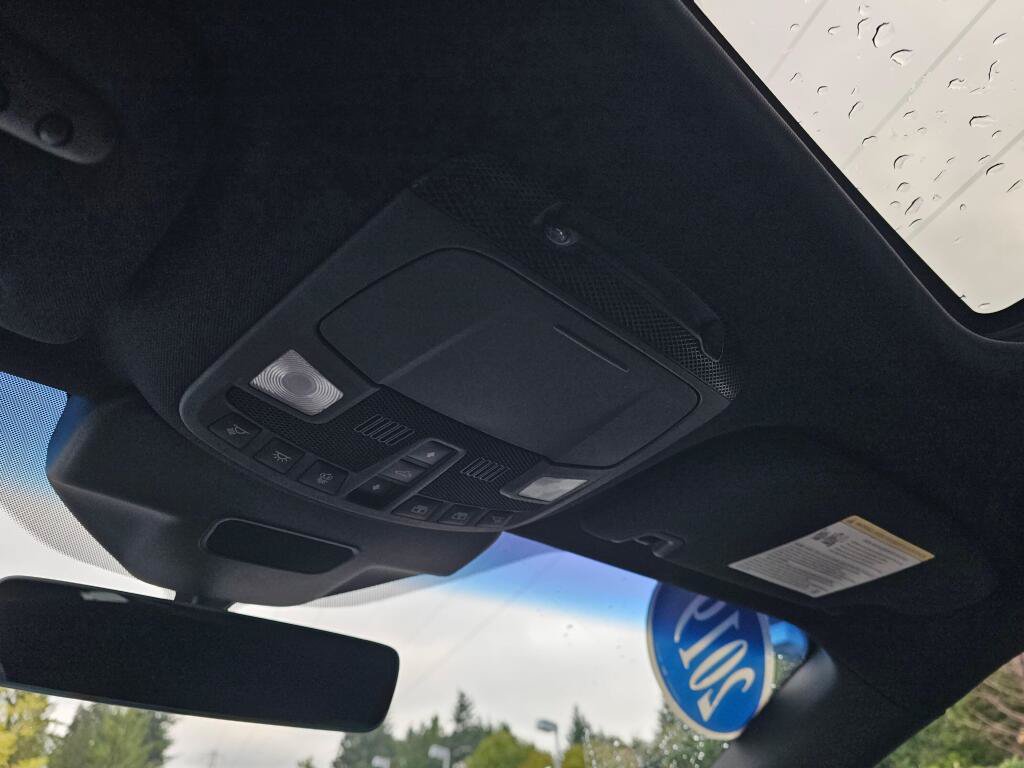 Used 2019 Lincoln Nautilus Select AWD/4WD image 32