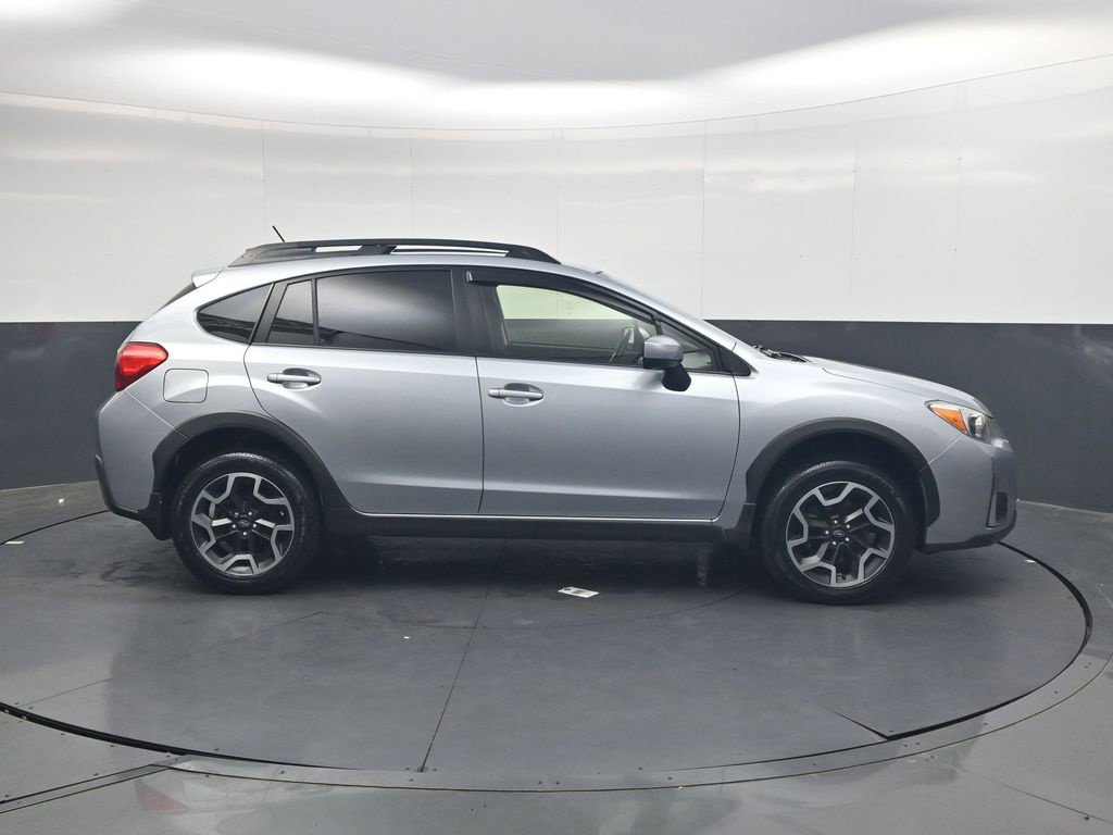 Used 2017 Subaru Crosstrek 2.0i Premium AWD/4WD image 3
